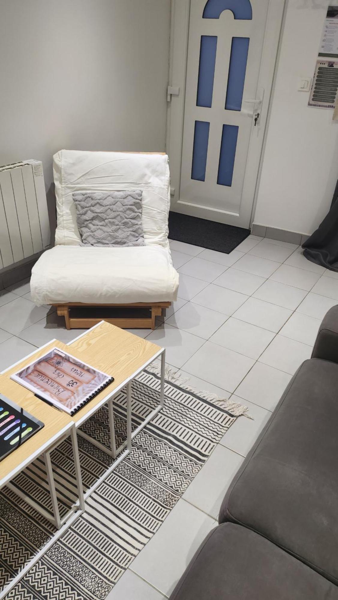 Joli Studio En Centre Ville Faremoutiers ภายนอก รูปภาพ